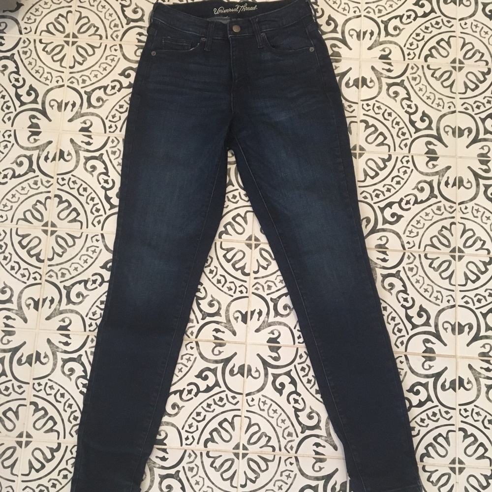 High-rise, Dark Wash Jeans